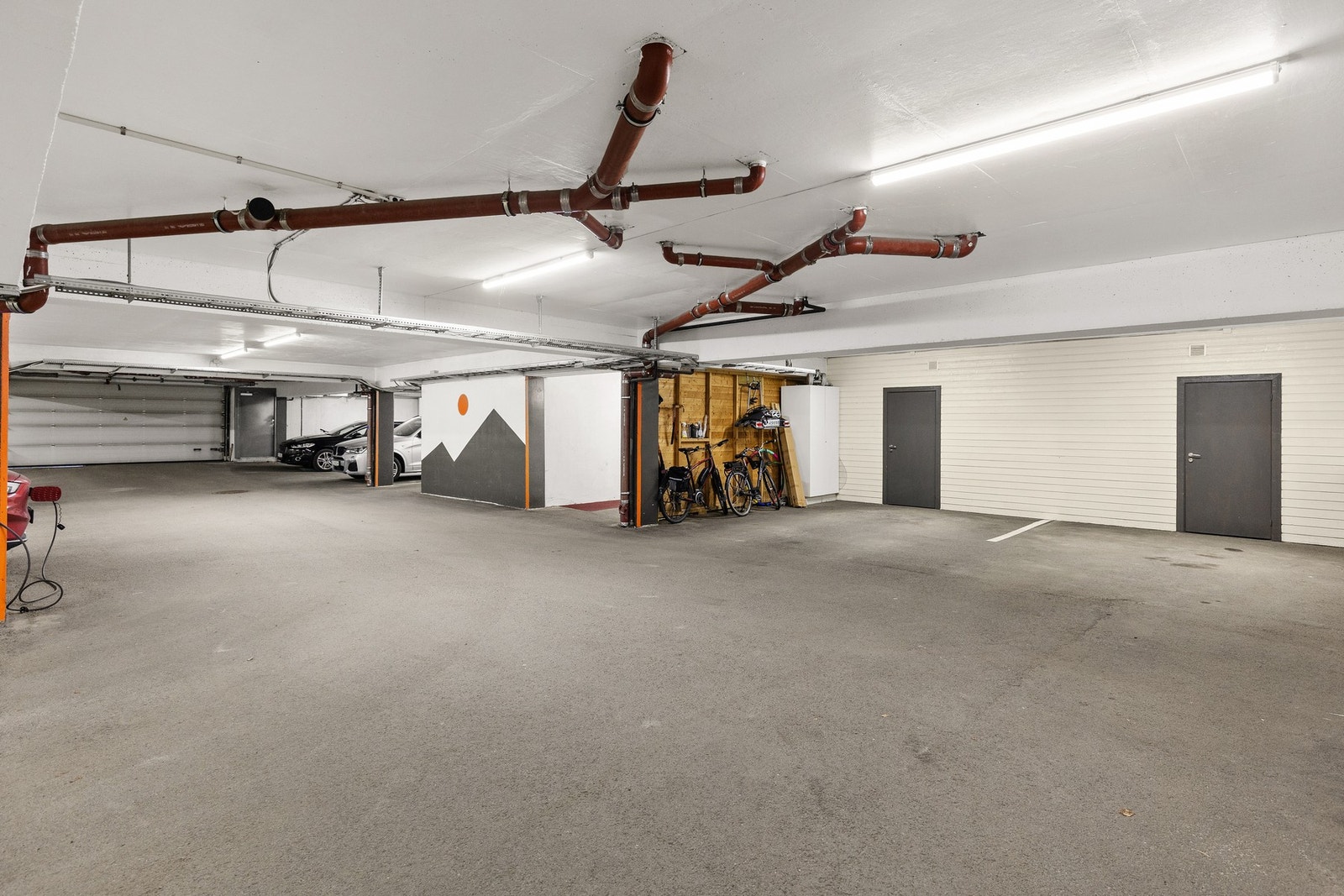 Parkeringskjeller hvor leiligheten disponerer en parkeringsplass. Galleribilde