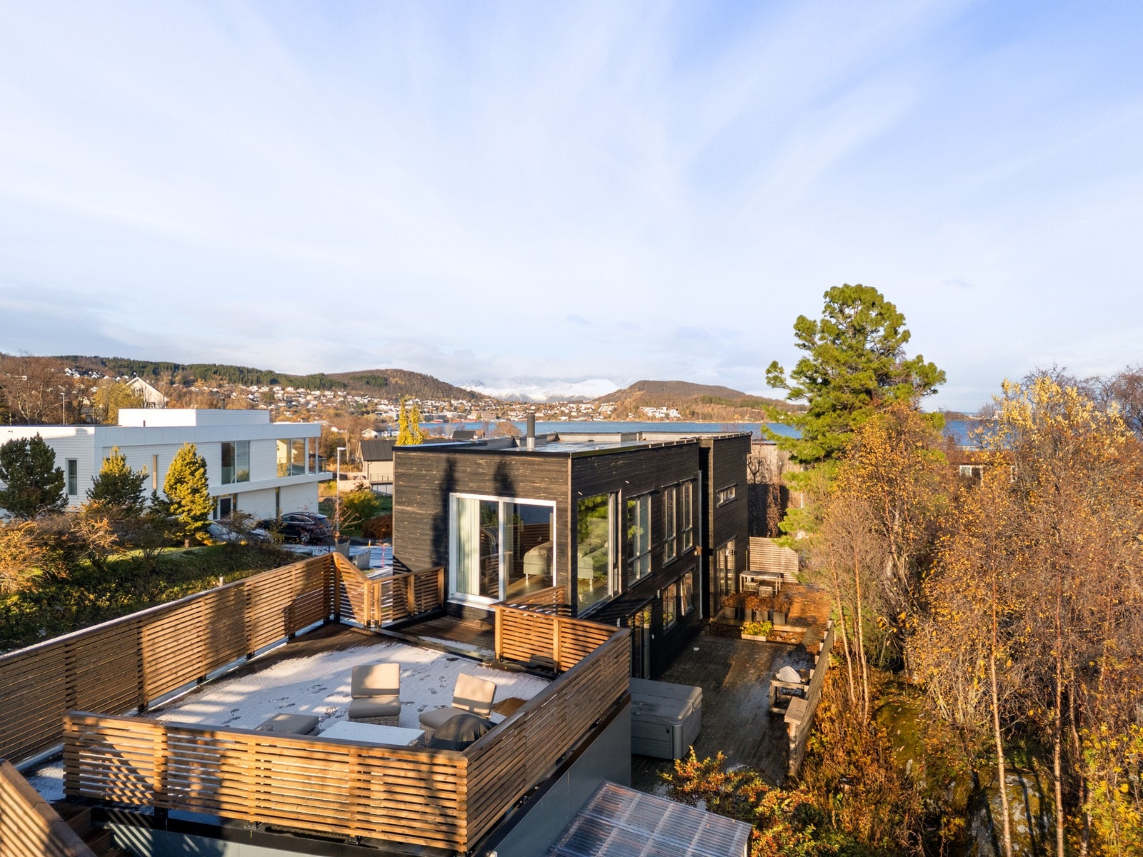 Terrasseområdene er skjermede og private Galleribilde
