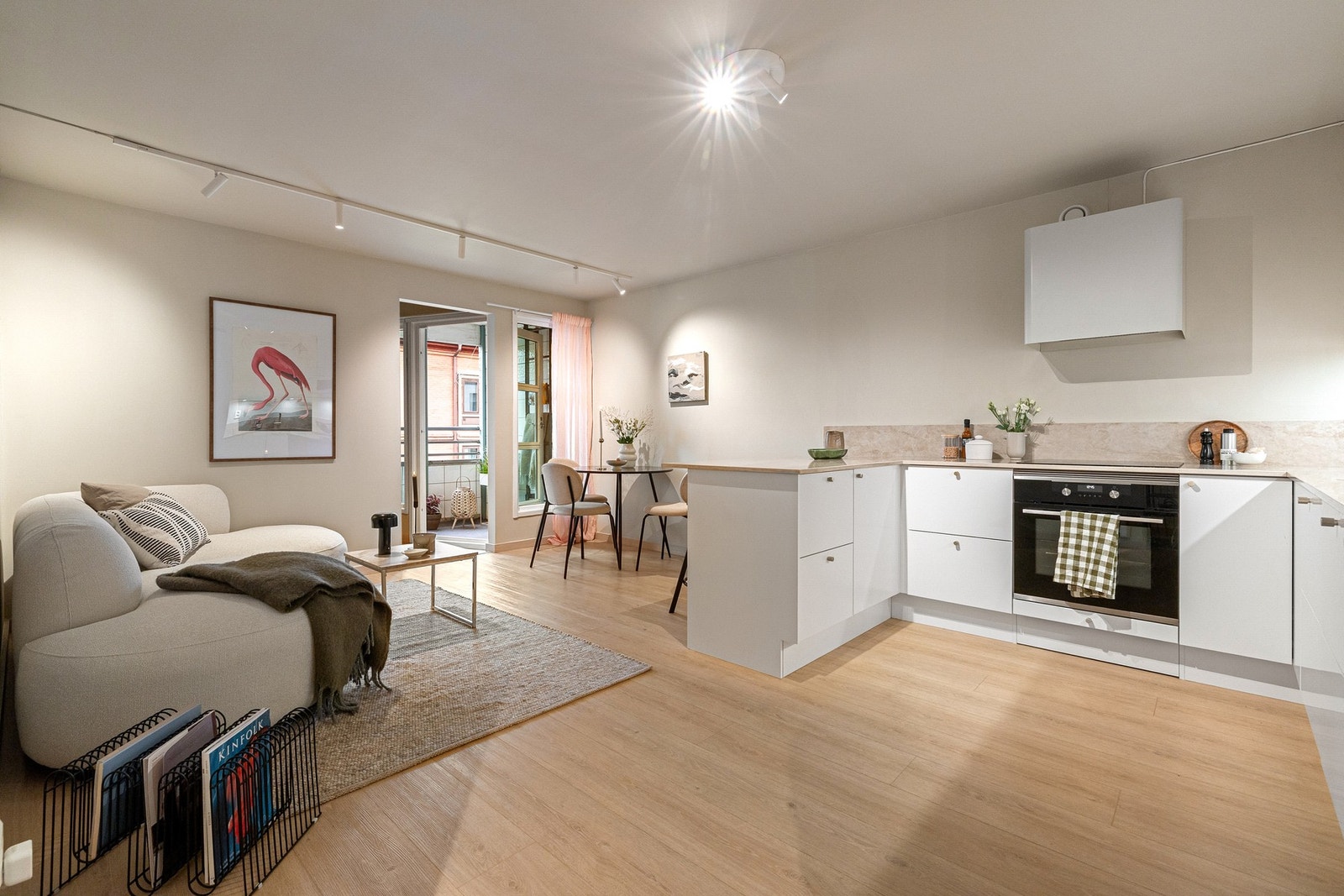 Nytt og lekkert kjøkken i 2024. Her får du estetikk og funksjon i sømløs kombinasjon. Galleribilde