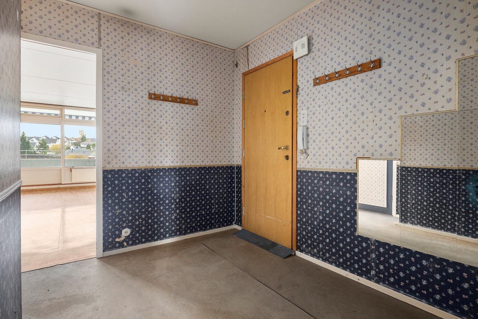 Fra entreen er det adkomst til alle boligens soverom, bad og toalettrom. Galleribilde