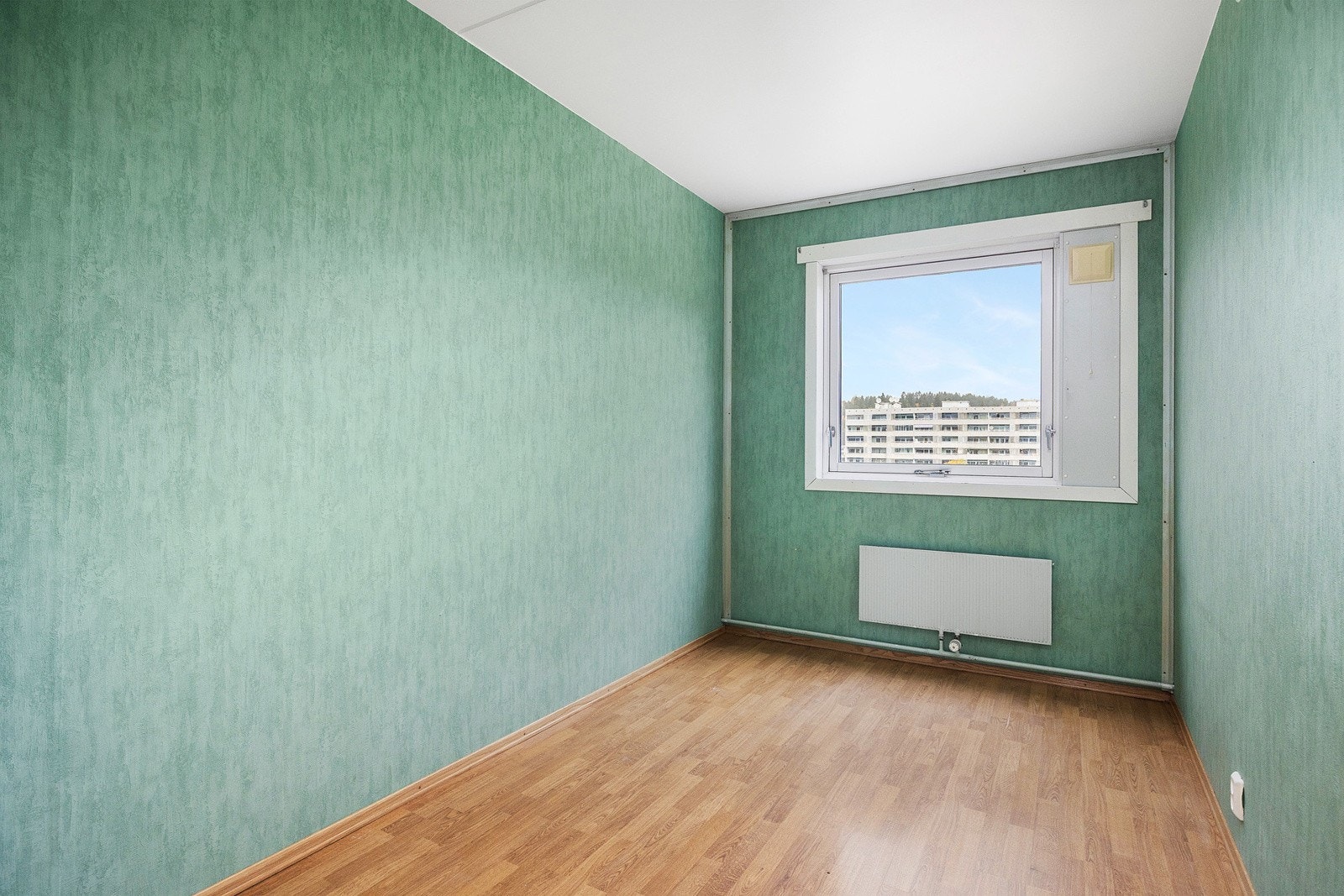 Boligens 3 soverom har plass til seng og nattbord. Rommet egner seg godt som barnerom, gjesterom eller kontor Galleribilde