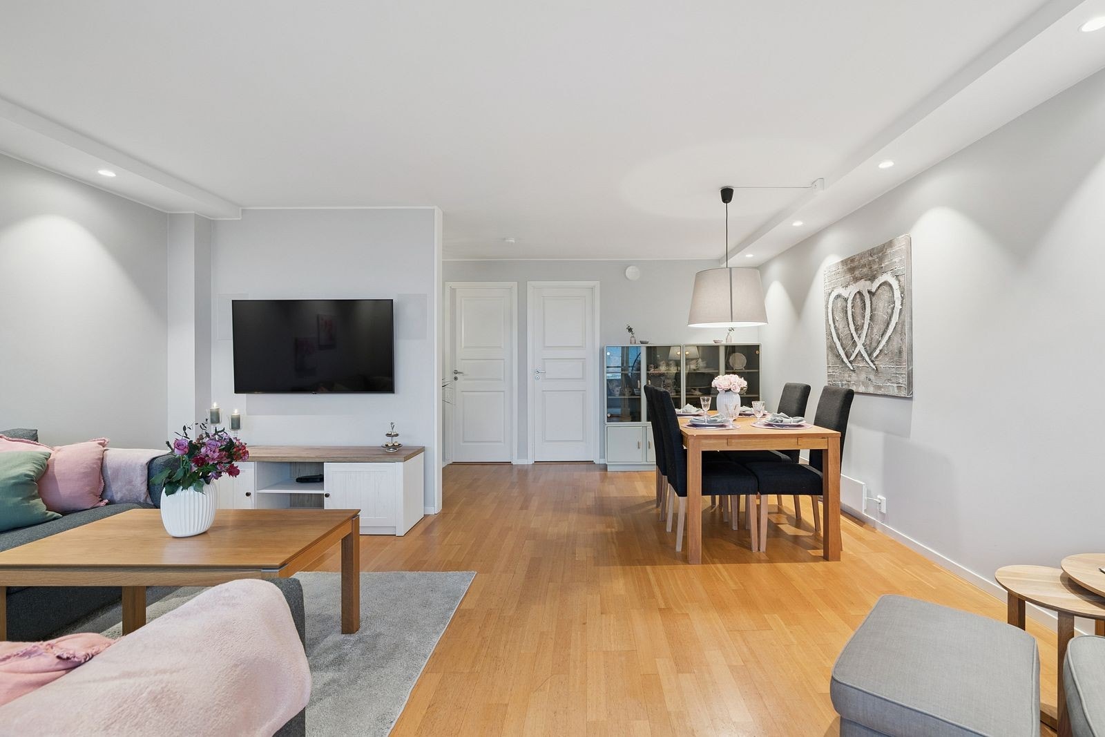 En sosial og innbydende stue - hjertet i boligen. Galleribilde