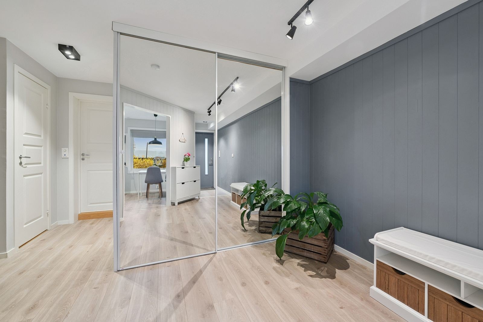 Et lekkert første møte med boligen - her føler du deg hjemme fra første stund. Galleribilde