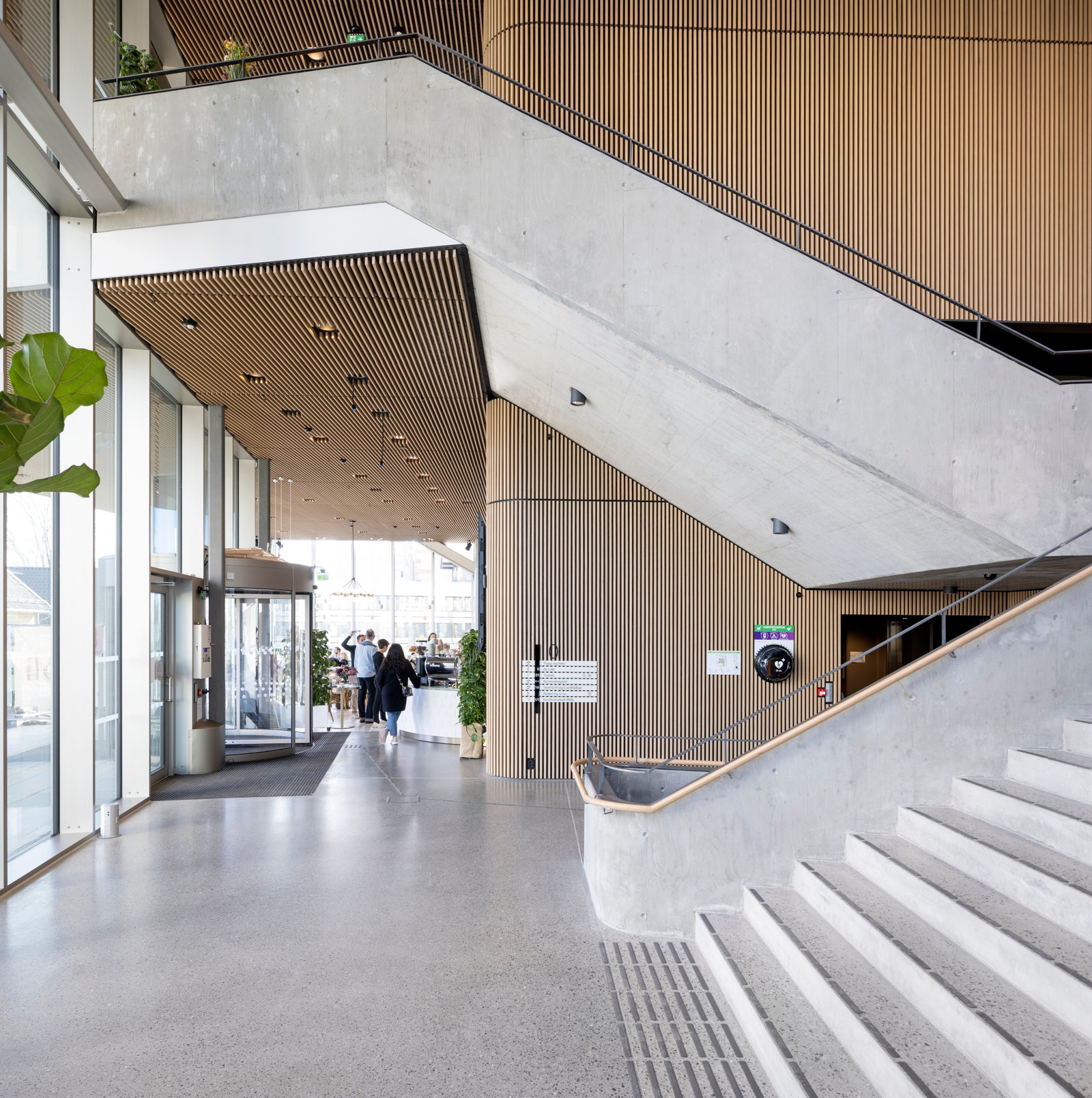 Foajeen fra Knud Holmsgate. Galleribilde