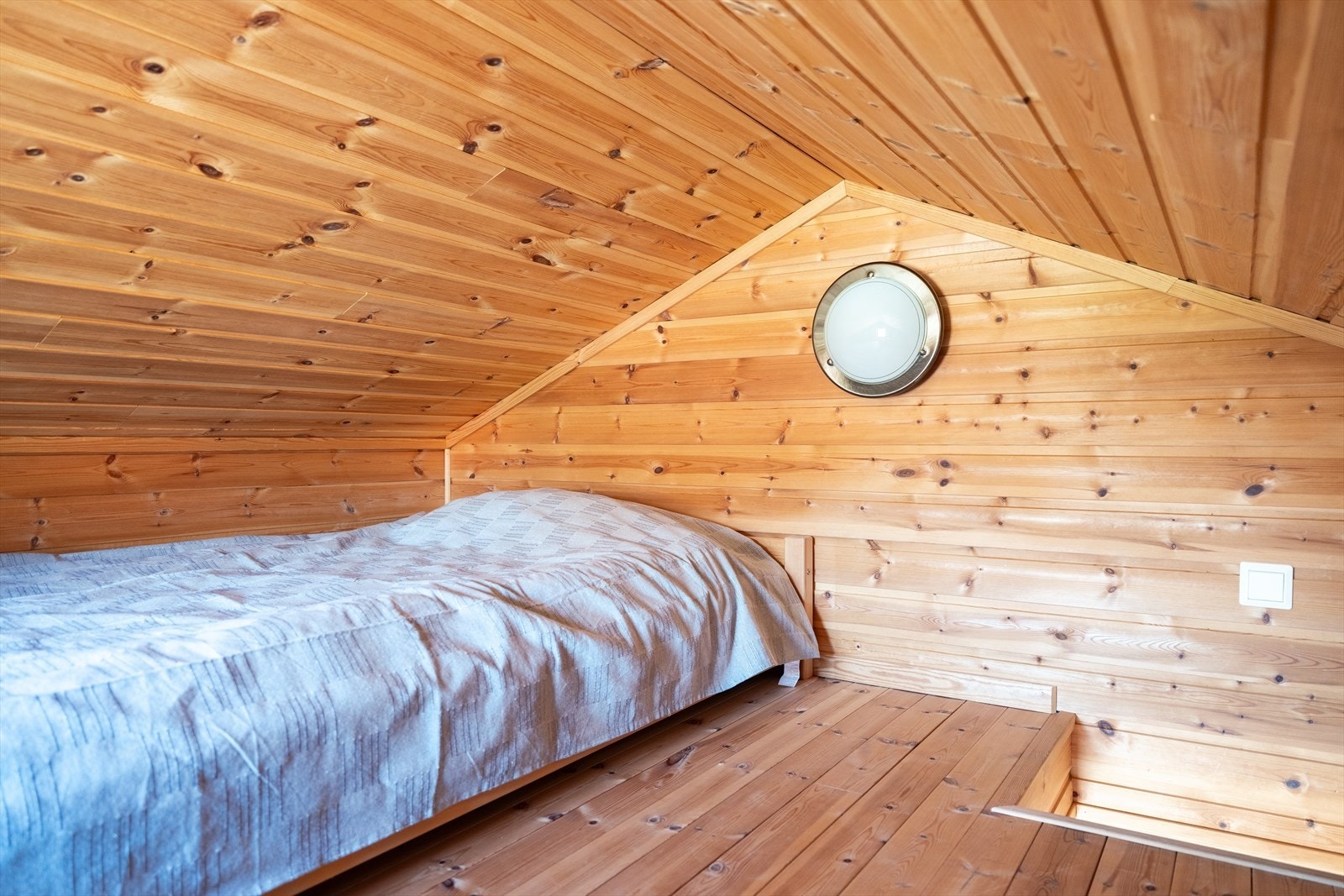 Hemsen er per i dag innredet med en 120-seng. Galleribilde