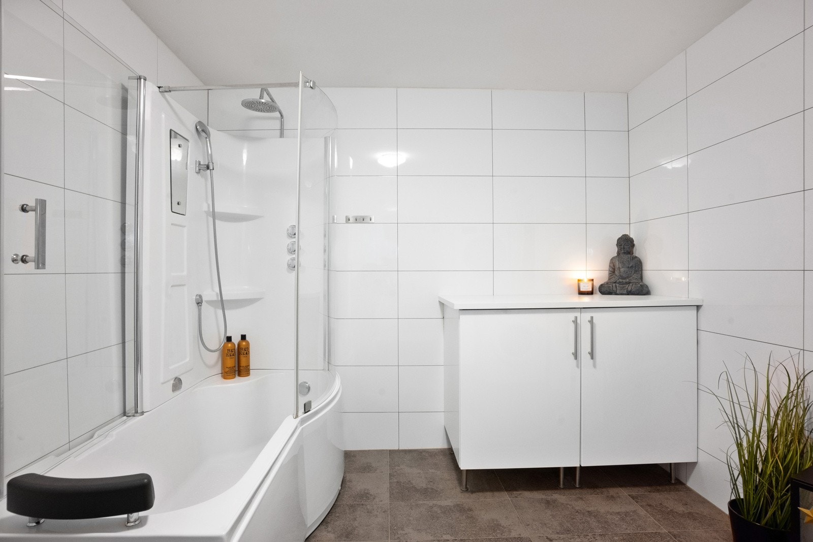 Godt med lagringsplass i skap. Galleribilde