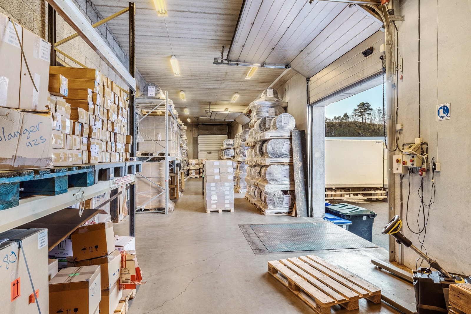 Innendørs lager Galleribilde