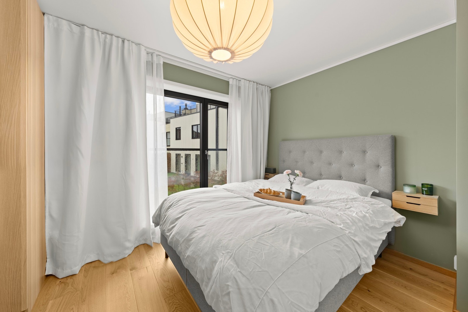 Fra hovedsoveromet er det videre adkomst til eget privat bad Galleribilde