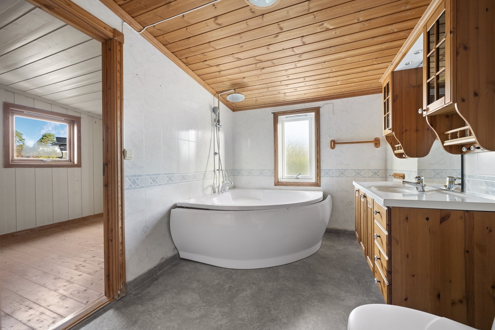 Bad i 2 etg fra 2005 - gulv og avløp fra 2017 Galleribilde