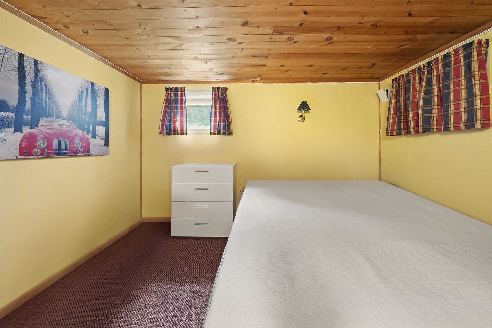 Bod i kjeller brukt som soverom (ikke godkjent som soverom) Galleribilde