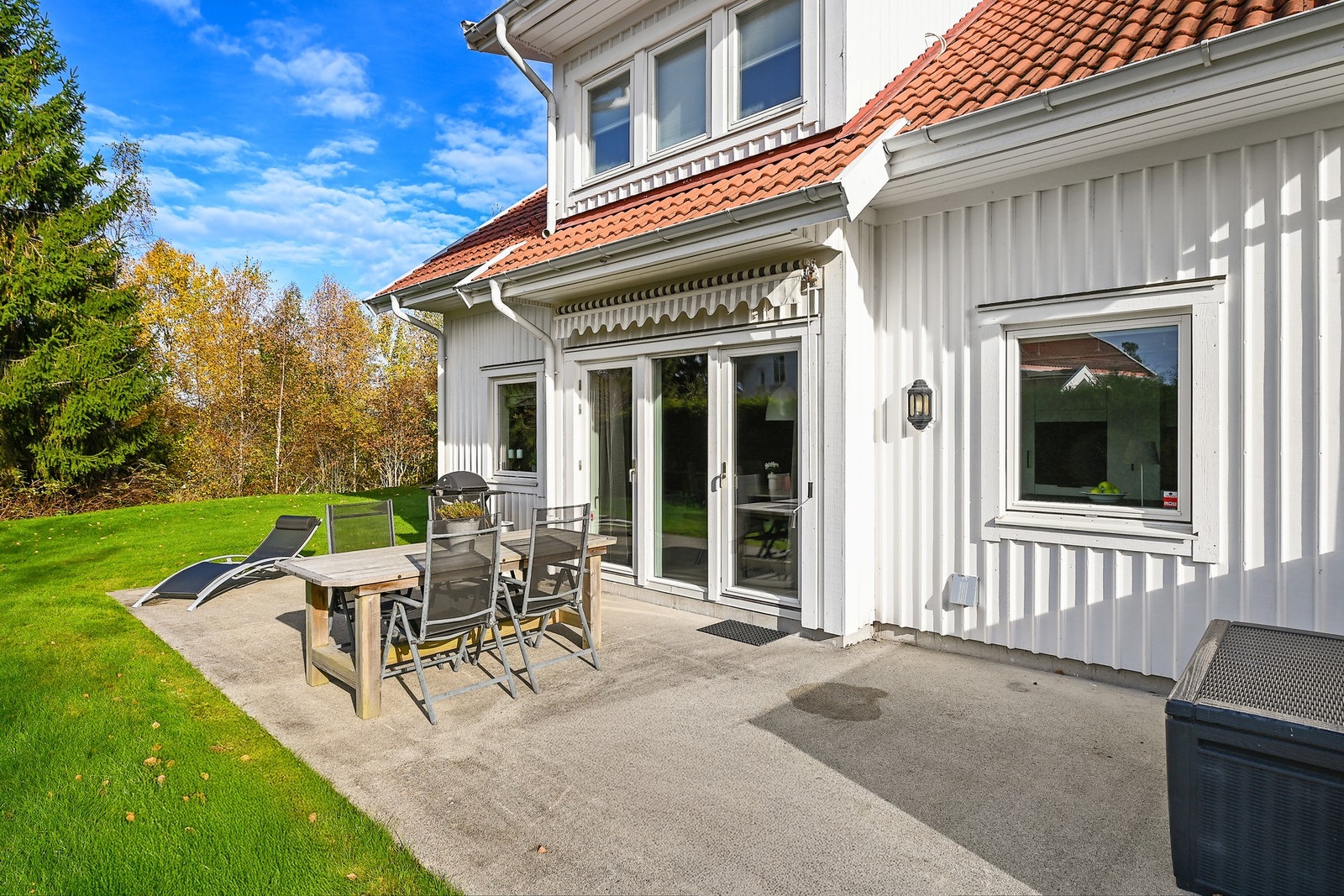 I 1. etasje er det en fin terrasse på 31 kvm. Galleribilde