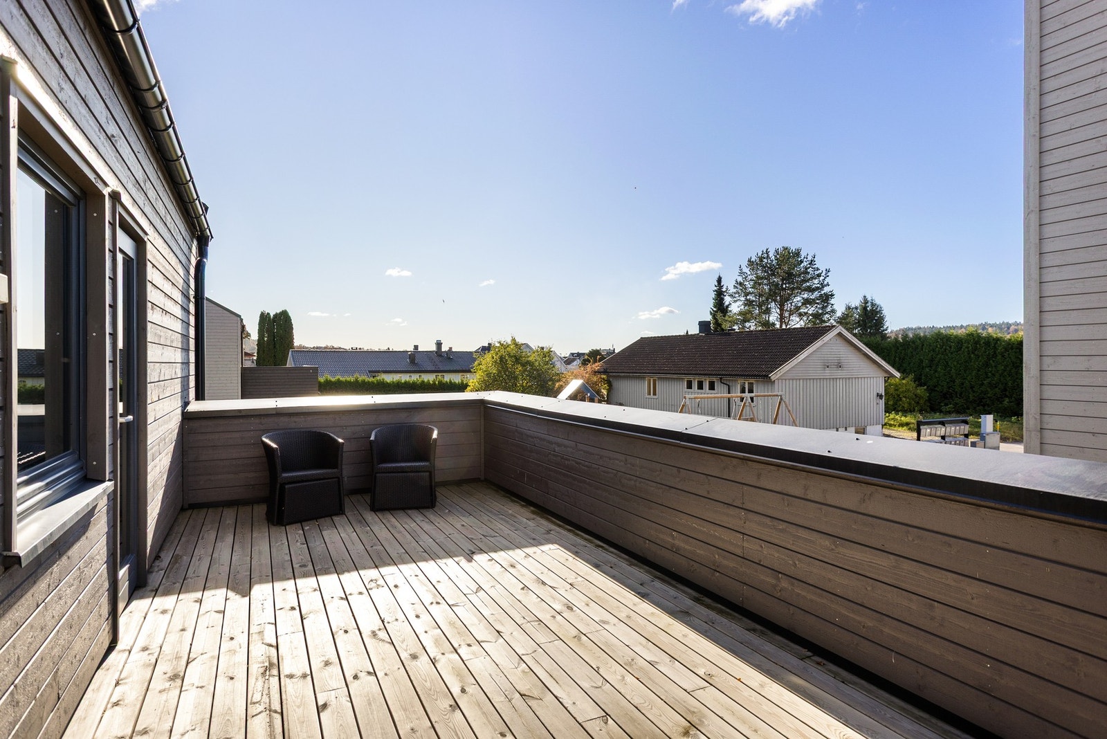 Her bor du trygt og godt, med lite trafikk grunnet blindvei, og egen lekeplass. Galleribilde