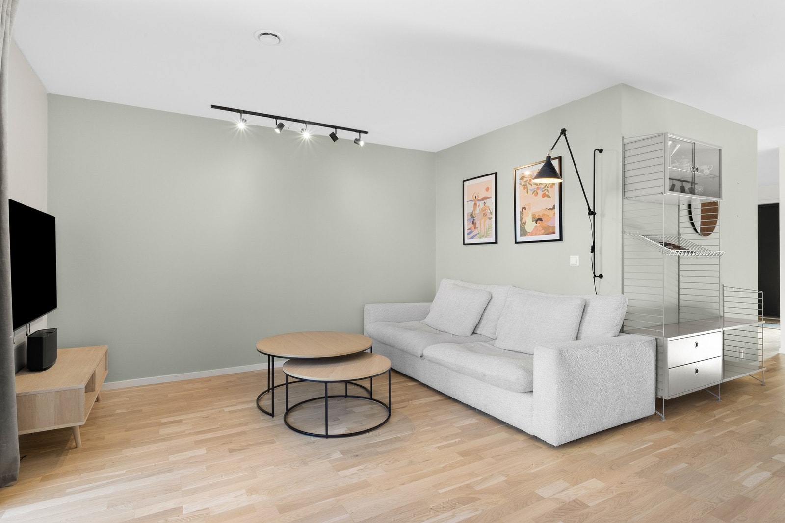 Boligen har en gjennomført og delikat stil med et moderne og tidløst uttrykk. Galleribilde