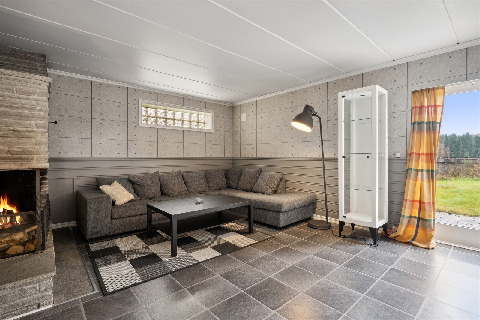 Åpen peis gir både varme og hyggelig stemning på mørke høstkvelder. Galleribilde