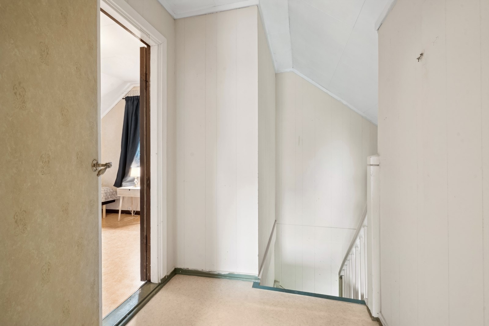 Fleksibel planløsning med utleie-/ generasjonsdel i andre etasjen. Galleribilde