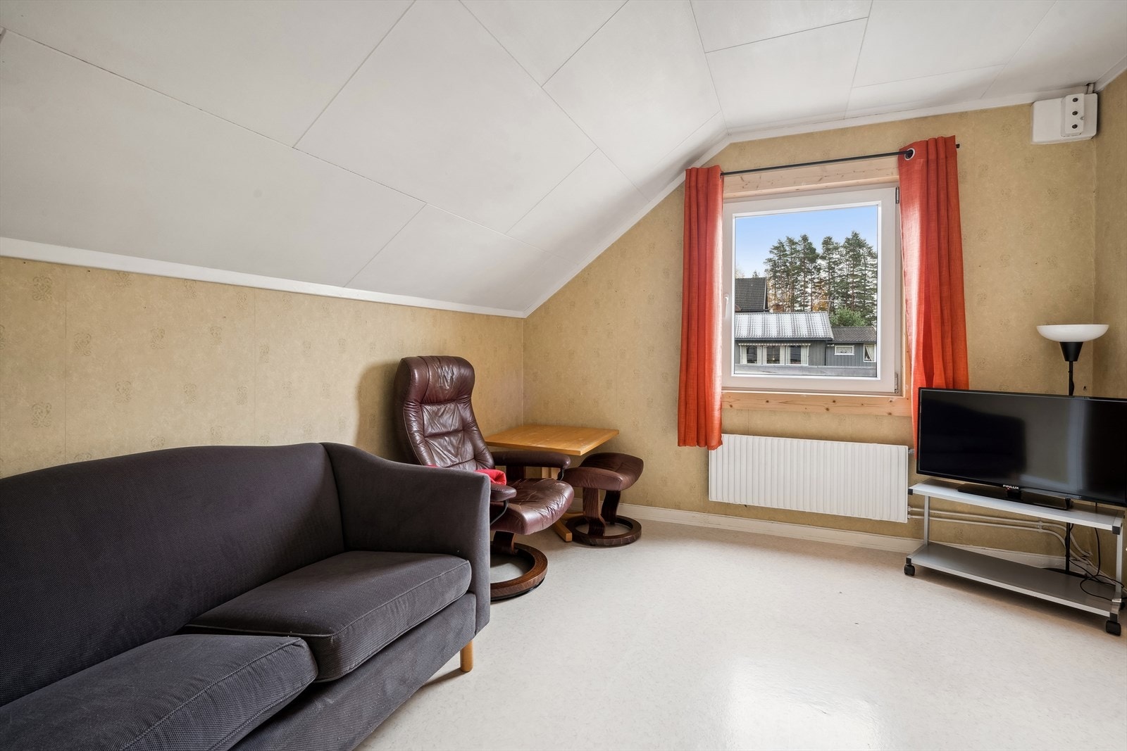 Stuedelen i 2. etasje er godkjent som soverom. Galleribilde