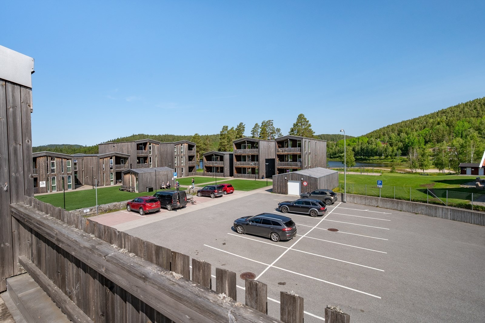 Umiddelbar nærhet til friområde med badestrand Galleribilde