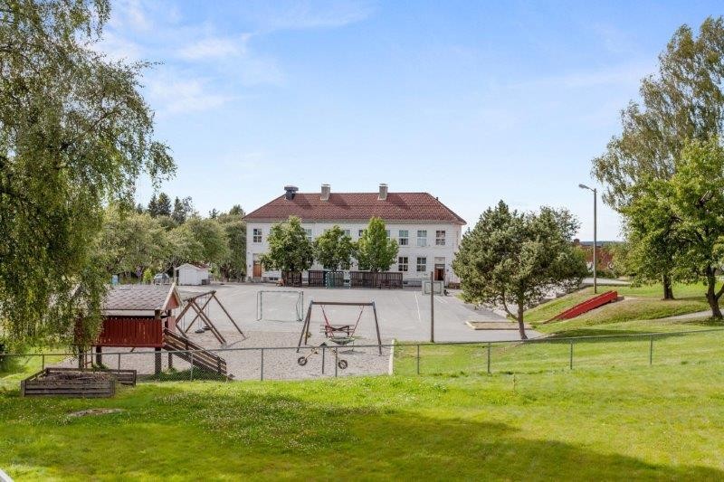 Langhus barneskole. Galleribilde