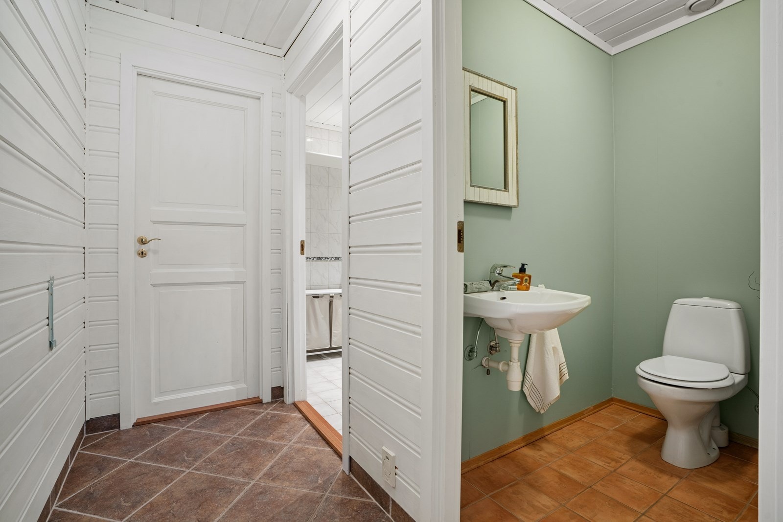 Separat toalettrom i hoveddelen. Galleribilde