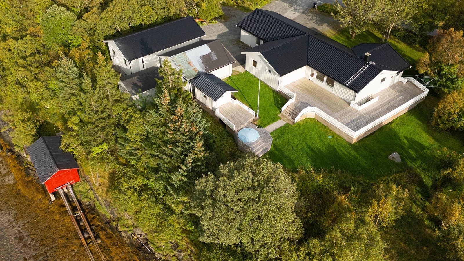 Hus fra bakside Galleribilde