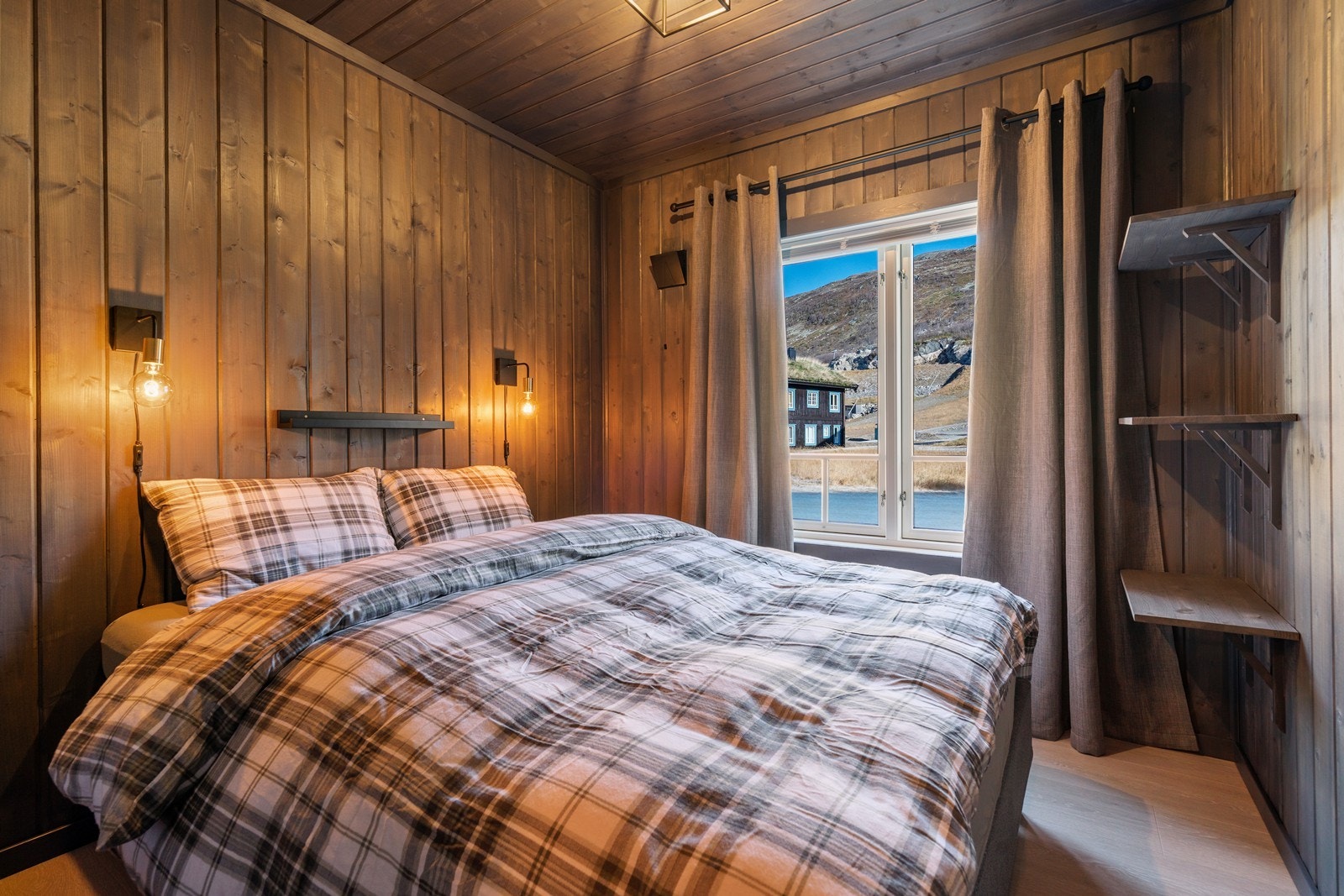 Leiligheten har hele fire soverom - Med andre ord god dekning for sengeplasser, både for familien og besøkende. Galleribilde