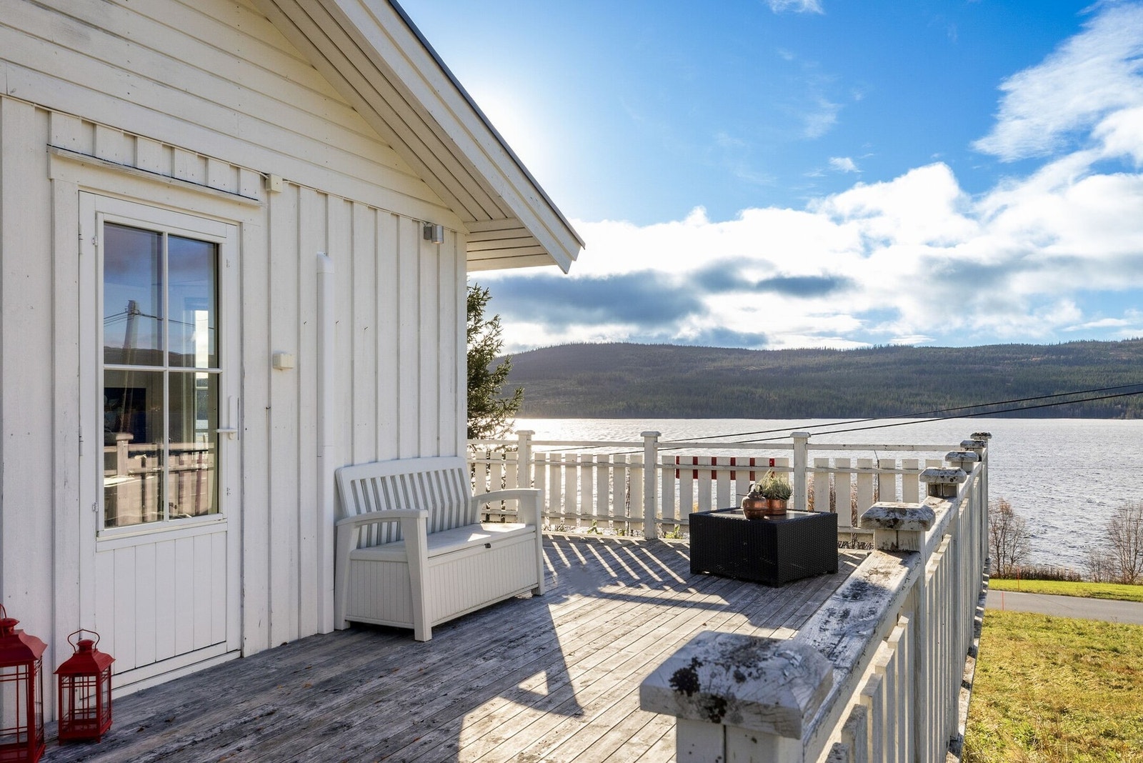 Eiendommen har en solrik beliggenhet med nydelig utsikt! Galleribilde