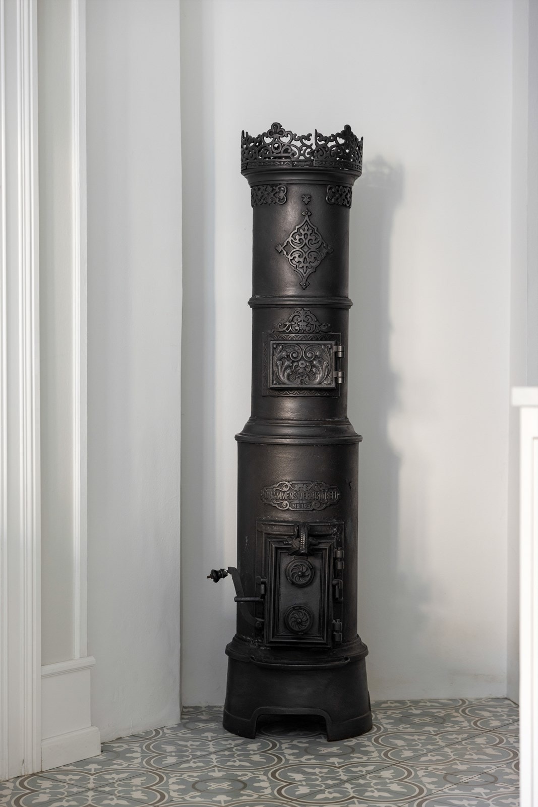 Pen rundovn som tilfører både sjarm og sjel til kjøkkenrommet Galleribilde