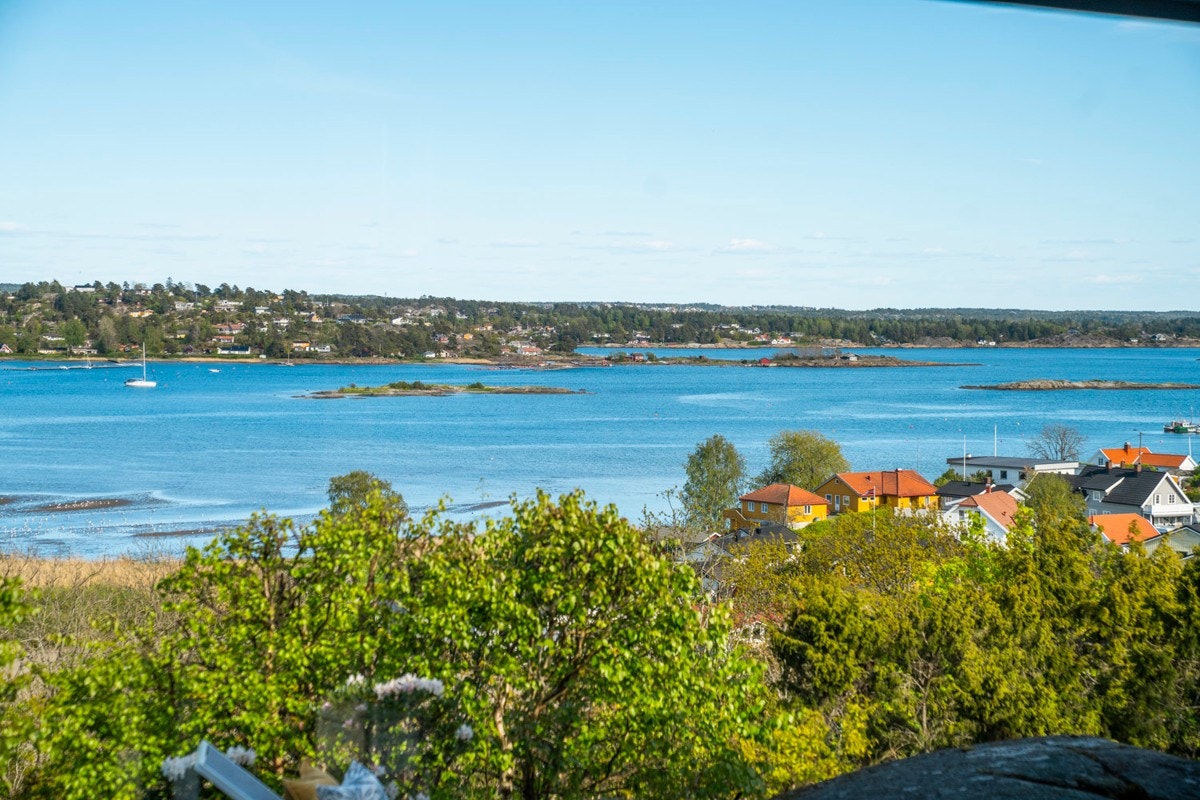 Nydelig utsikt til Lahellefjorden Galleribilde