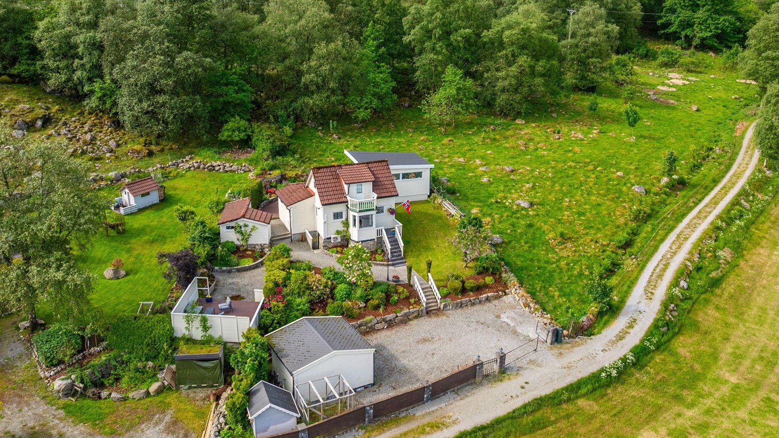 Thomas Walde v/ Eiendomsmegler Norge har gleden av å presentere Kregen 61! Galleribilde