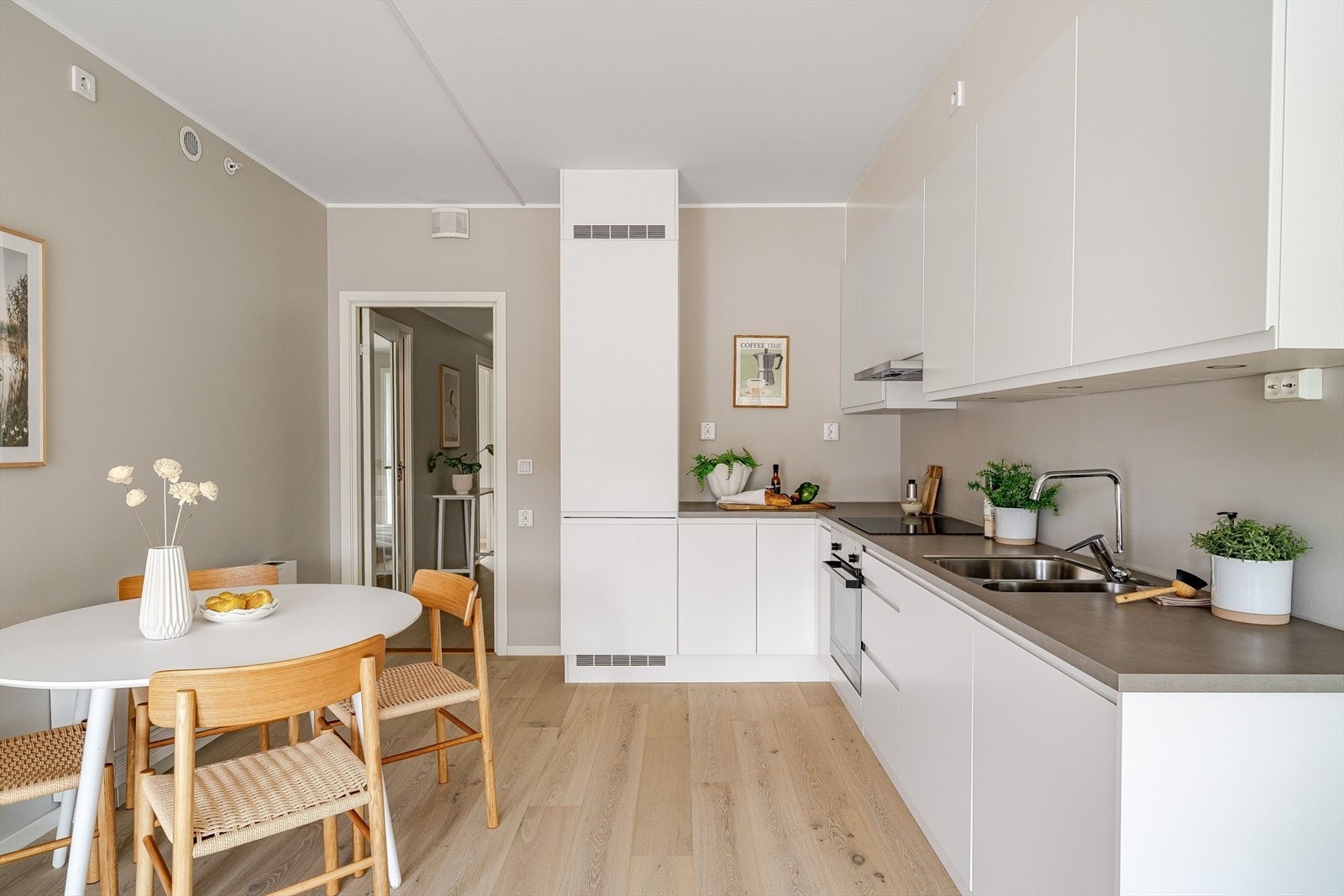 Tidløst og pent kjøkken Galleribilde