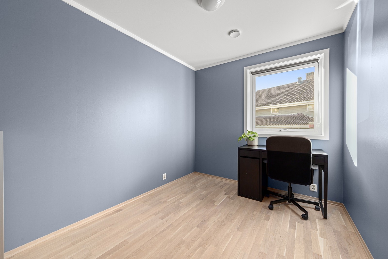 Dette er innredet som et kontor. Galleribilde