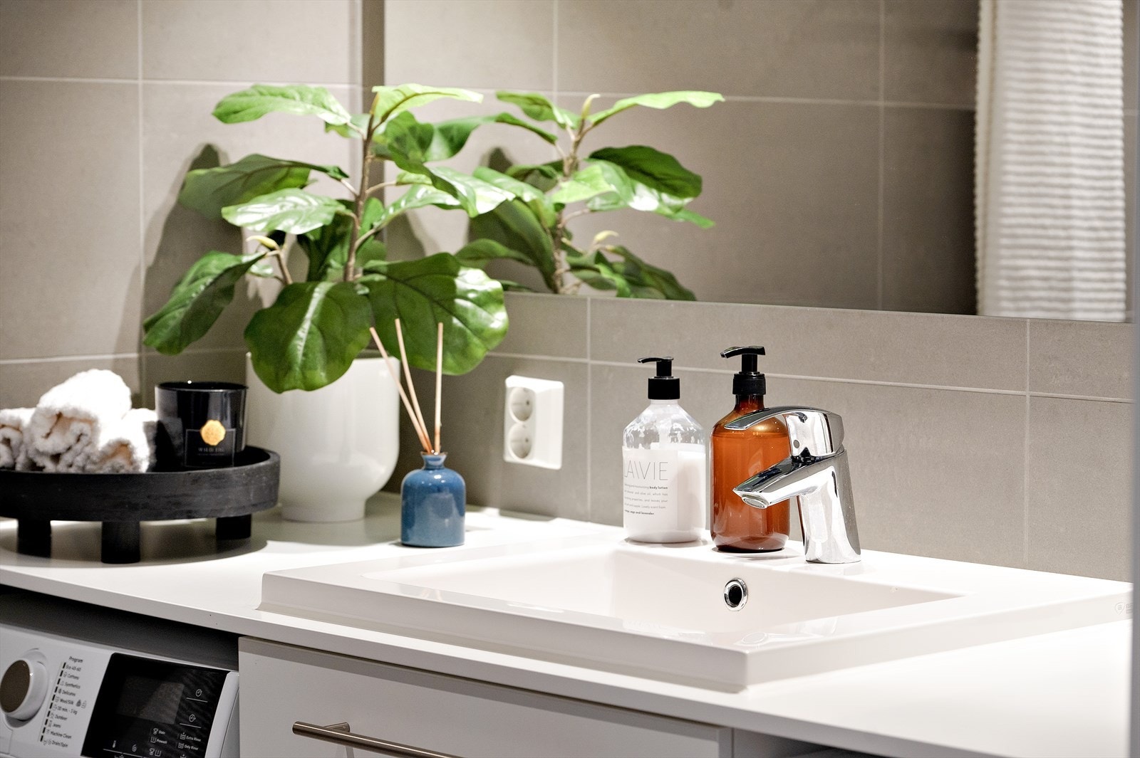 Vannbåren gulvvarme sørger for deilig temperatur og komfort året rundt. Galleribilde