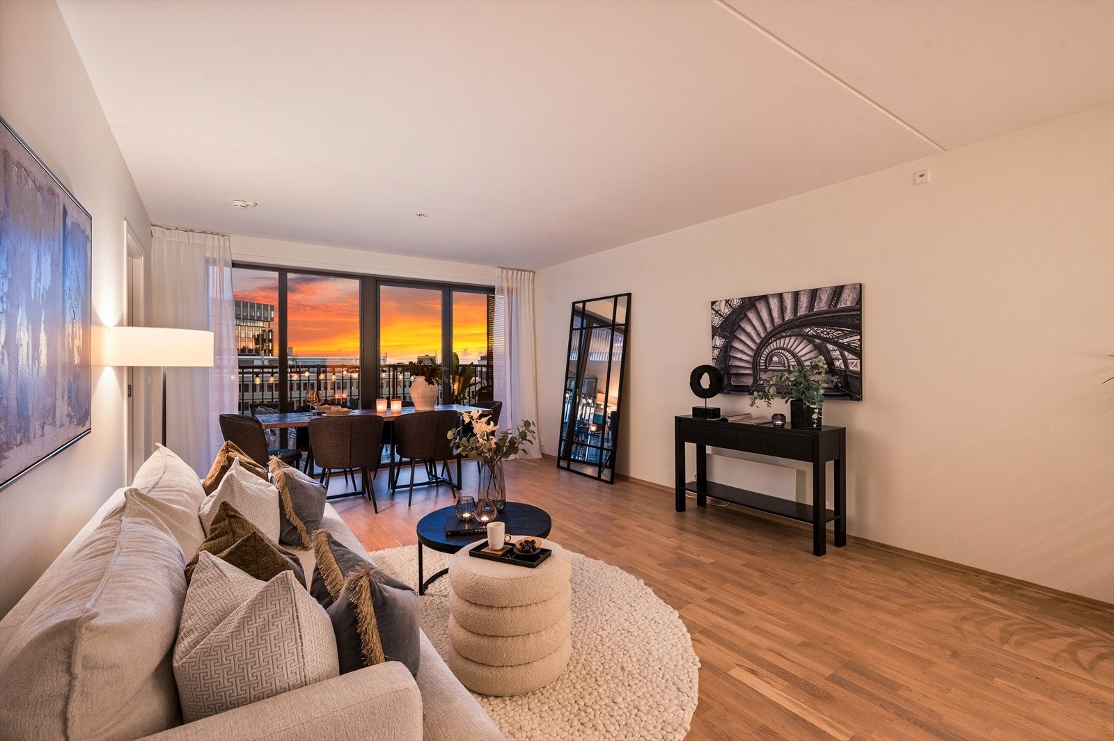 Emir Resulbegovic v. Emera Eiendomsmegling ønsker velkommen til Selma Ellefsens vei 3J! Galleribilde