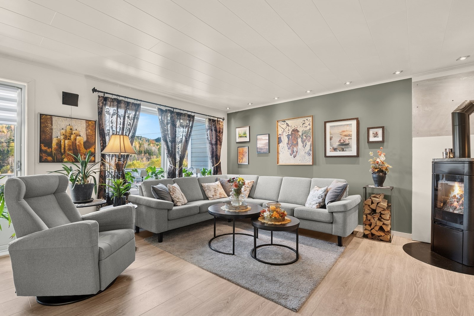 Downlights i tak og flotte detaljer Galleribilde