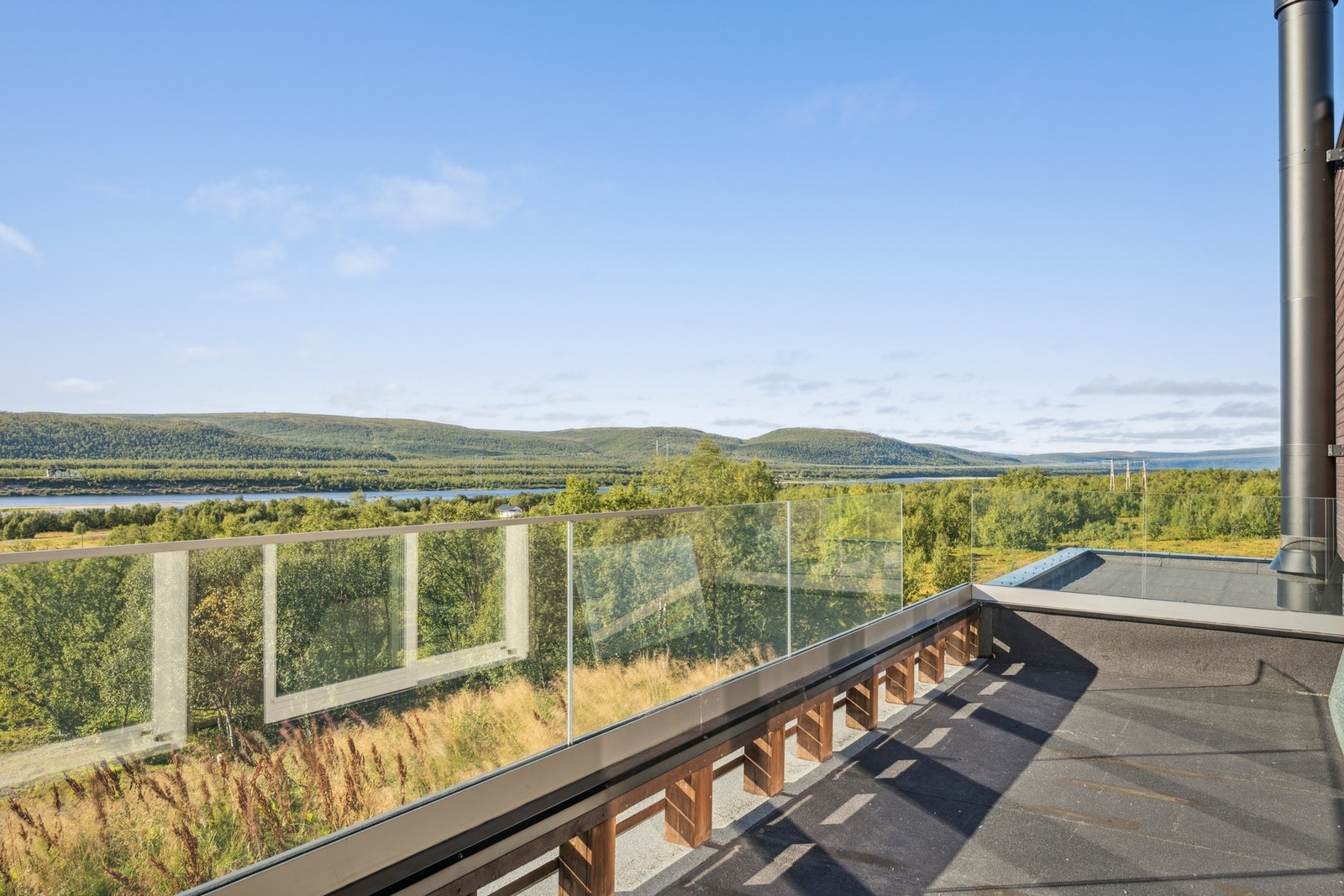 Utsikt fra terrassen i 2.etg. Galleribilde