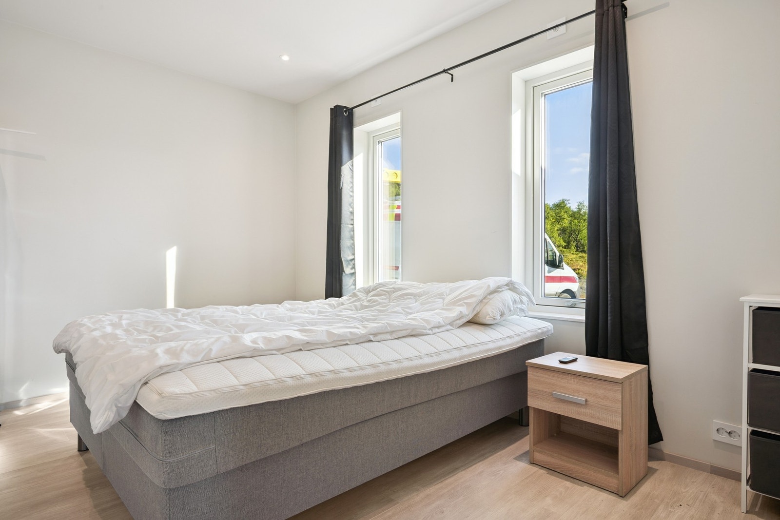 Romslig soverom på hovedplan Galleribilde