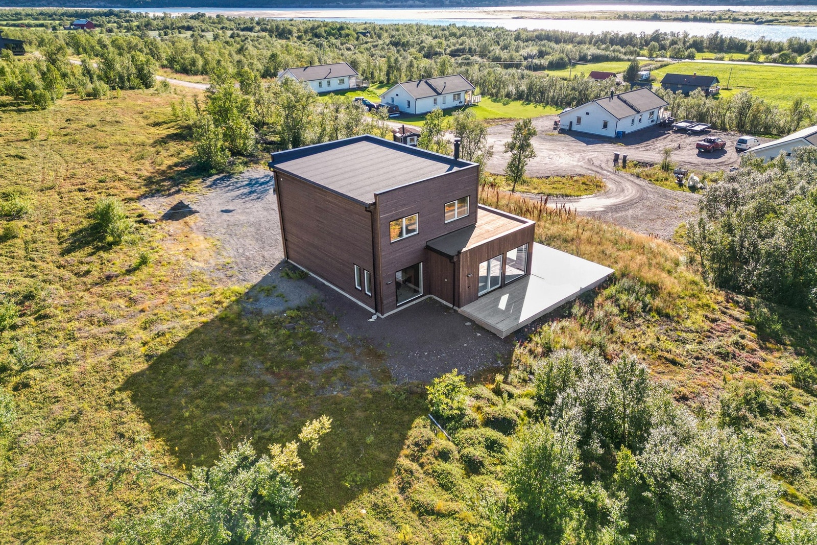 Kort avstand til Tanaelva Galleribilde