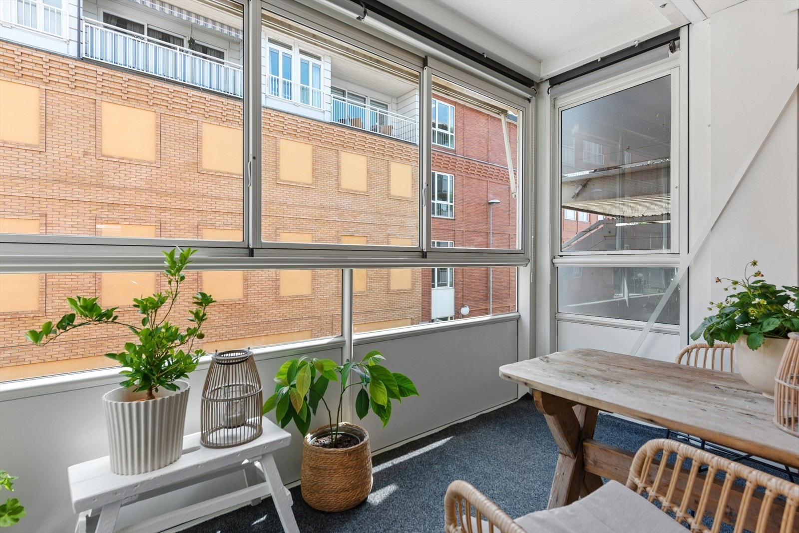 Hygge på balkongen, et avslappende sted for solfylte dager og lune kvelder. Galleribilde