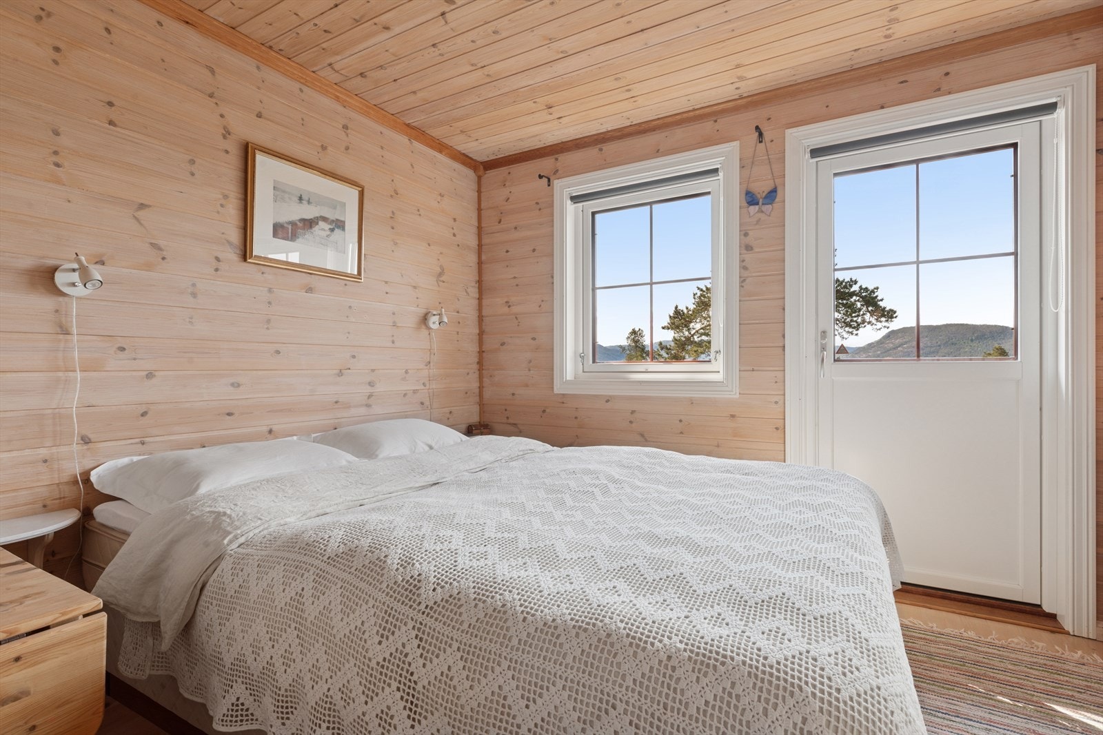 Hovedsoverommet har dør direkte til terrassene. Tenk å våkne til denne utsikten! Galleribilde