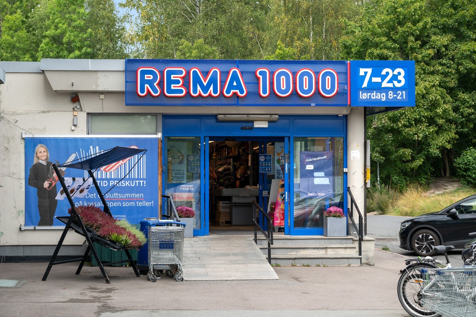 Her bor du sentralt på Holmen med kort vei til bla. skoler, barnehagem T-bane, Røa sentrum og helårs turterreng med masse aktiviteter. Galleribilde