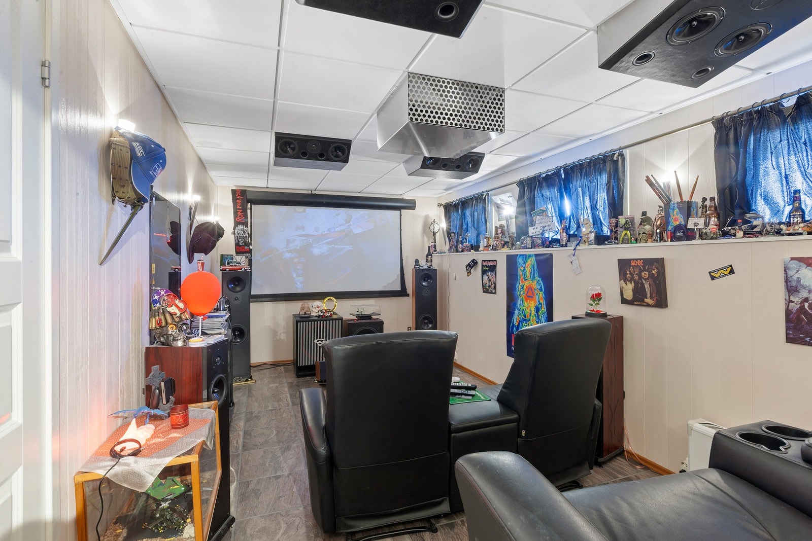 Bod, benyttes som kinorom. Galleribilde