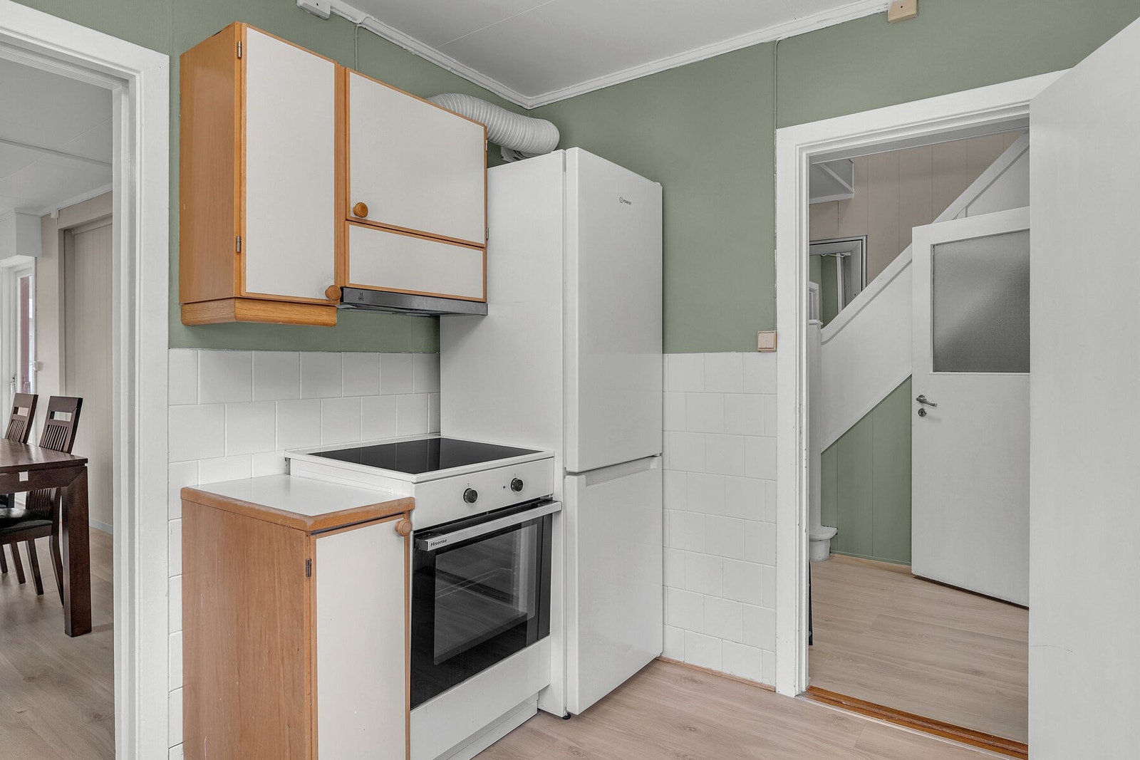 Fra gangen kommer du videre inn til kjøkkenet. Galleribilde