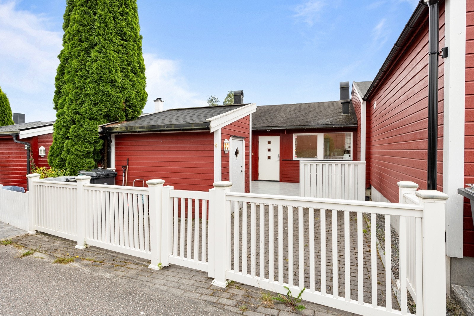 Erik Tenden Nyborg v/Privatmegleren har gleden av å ønske velkommen til Sagstuveien 12C. Galleribilde