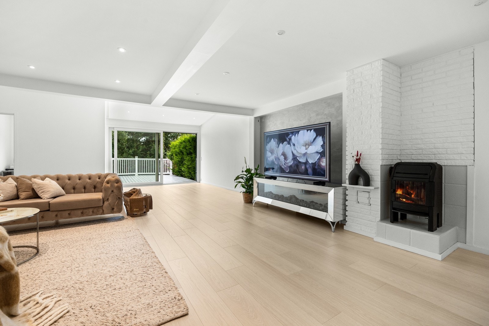 tuen ligger i underetasjen og er romslig og meget innbydende. Galleribilde