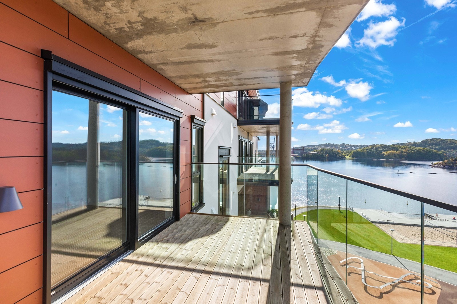 Denne balkongen har flott utsikt og kvelds/ettermiddagssol. Galleribilde