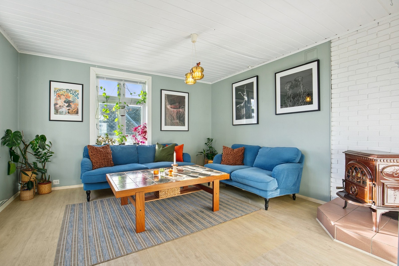 Koselig peis som gir en lun og fin stemning. Galleribilde