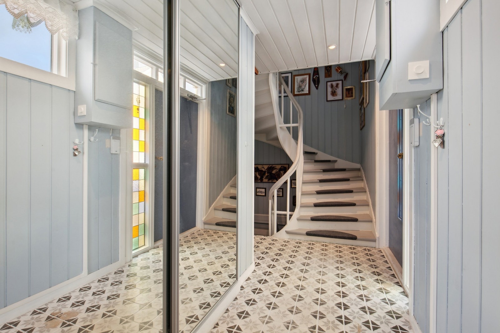 Pen og innbydende entré. Galleribilde