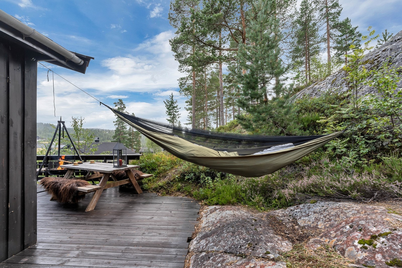 Solid oppheng for to hengekøyer (i fjell/hyttevegg) Galleribilde