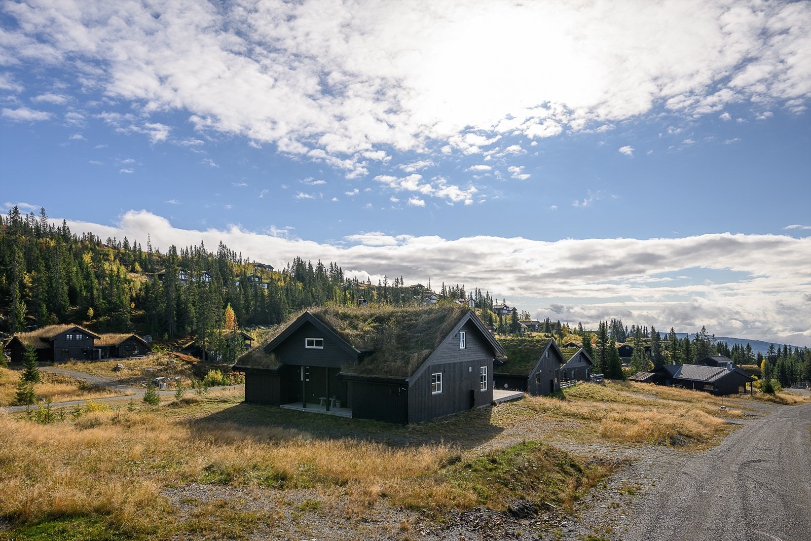 Eiendommen ligger i attraktive og populære omgivelser der du har tilfartsløyper i nærområdet som fører deg rett til Hafjell Alpinsenter. Galleribilde