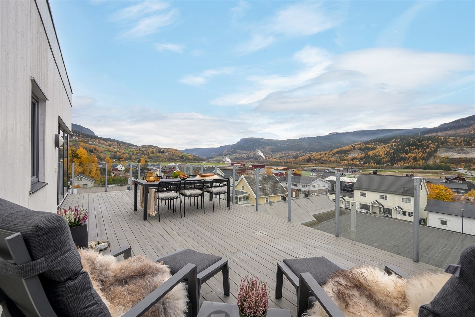 Fin uteplass med god solgang Galleribilde